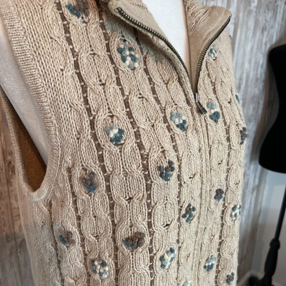 Woolrich Full Zip Embellished Sweater Vest size Large - Picture 3 of 5